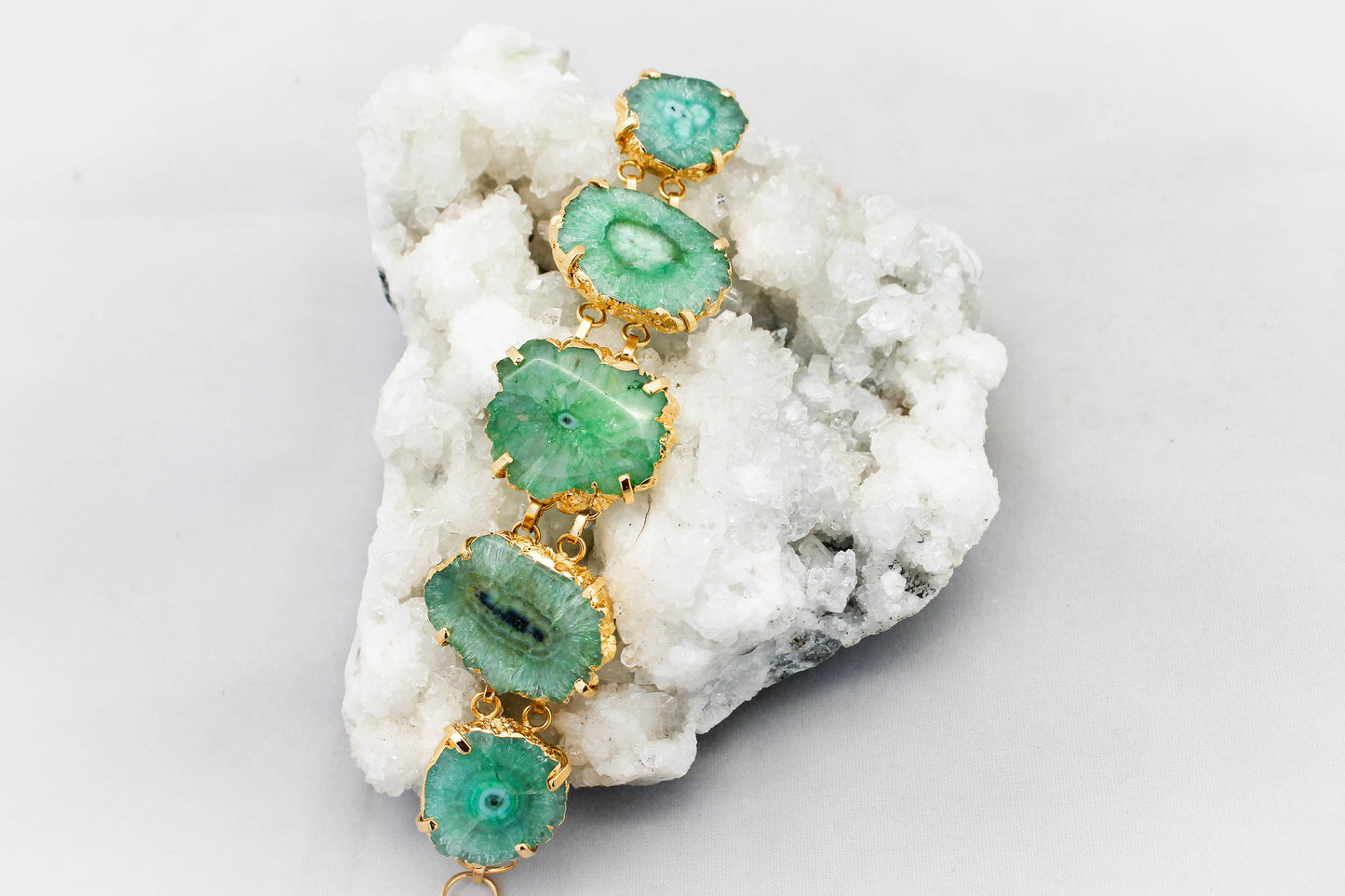 Opulent Homes Agate Light Green Bracelet