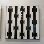 Black And White Resin Bow Design Tabletop - View 5